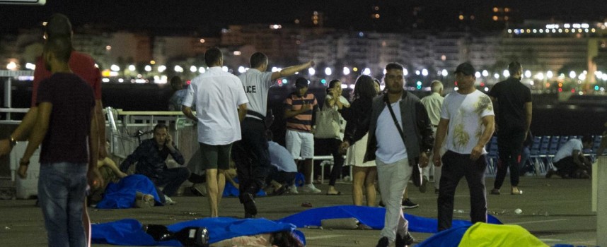 Massacre in Nice, “inhumanity is before our eyes”